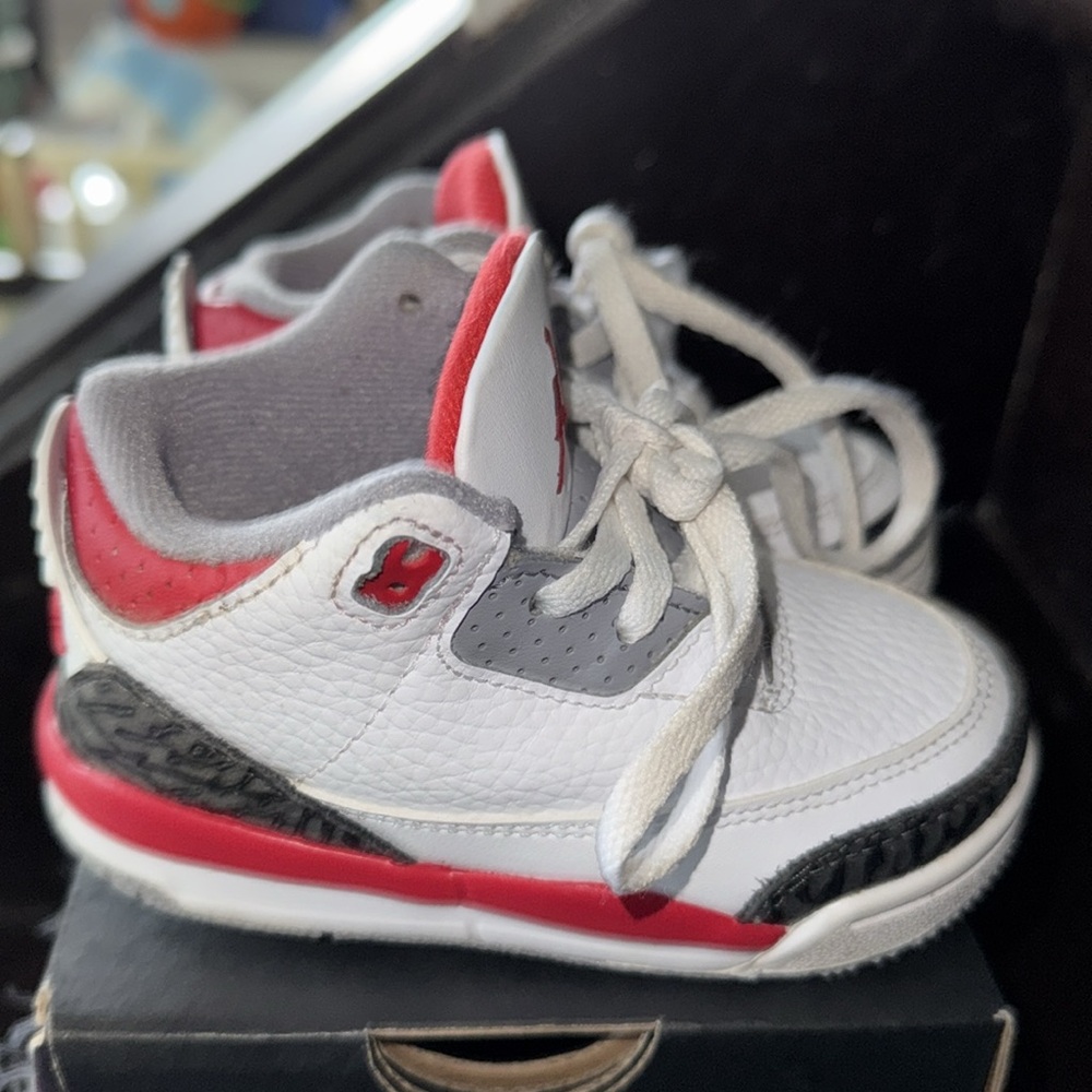 Jordan 3 - Picture 3 of 5